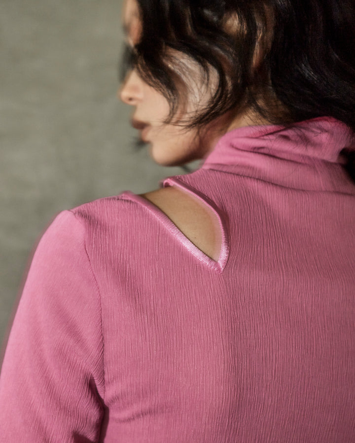 NOTCH DESIGN YORYU TOPS