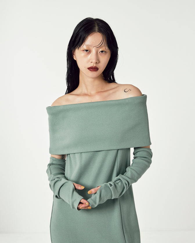 OFF-SHOULDER RIB DRESS WITH ARM WARMER