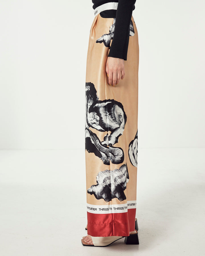 BODY TRIP HIP BONE CUTTING WIDE PANTS