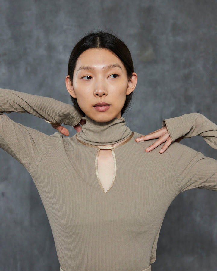 HIGH NECK NOTCH TERECO RIB TOPS