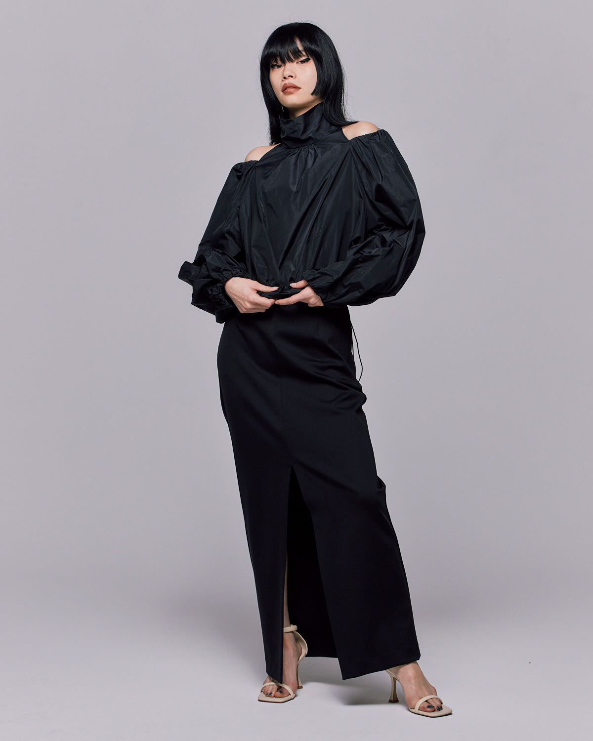 MICRO TAFFETA VOLUME BLOUSE【BLACK】 | TOPS | STORE | THINGS THAT