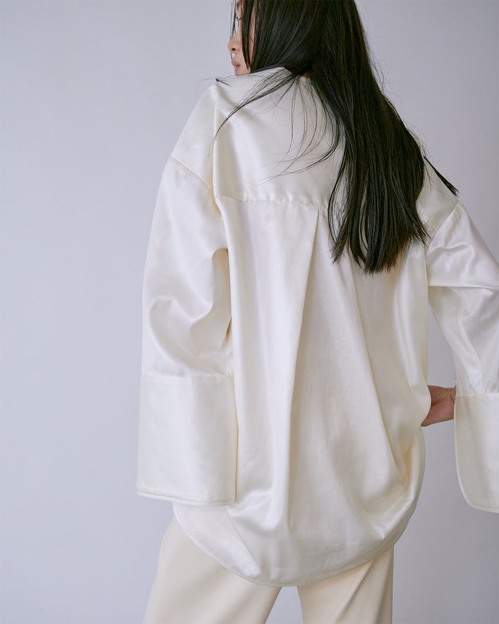 LEATHER-LIKE SATIN DETACHABLE COLLAR SHIRT