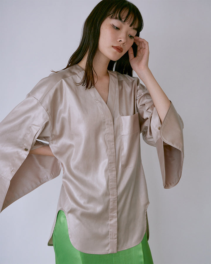LEATHER-LIKE SATIN DETACHABLE COLLAR SHIRT
